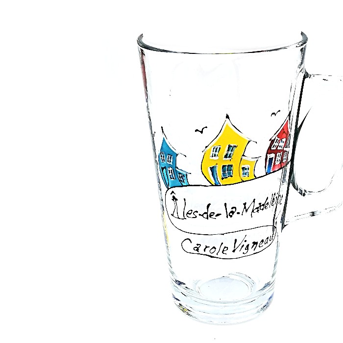 Vaisselle peinte à la main avec de jolies maisons croches aux couleurs des maisons des Îles-de-la-Madeleine.